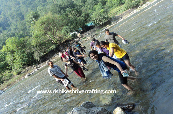 weekend rafting trip rishikesh, weekend getaway near delhi